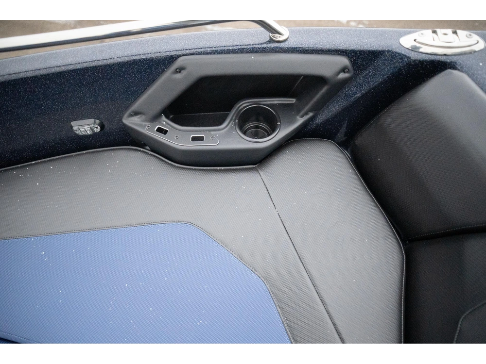 2025 Skeeter Products Solera 189 alt