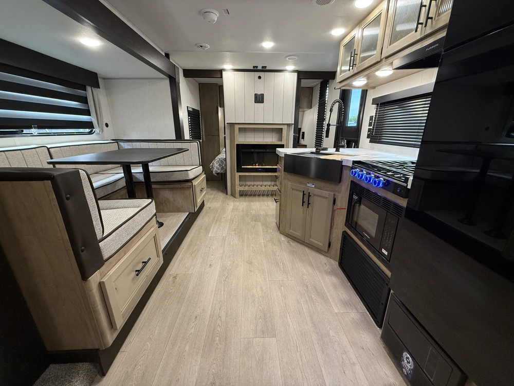 Cherokee 23dbh Grey Wolf 2026 alt