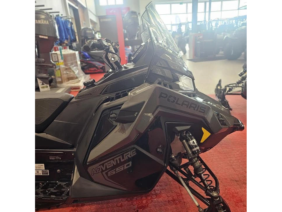 2025 Polaris 650 Indy Adventure 137 alt