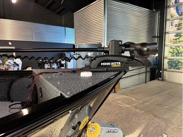 Lund Boat Co 1875 Impact Xs 2025 alt