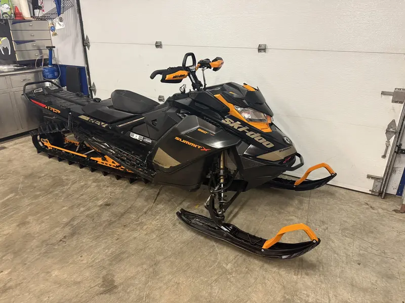 2020 Ski-Doo Summit x 850 165 expert package