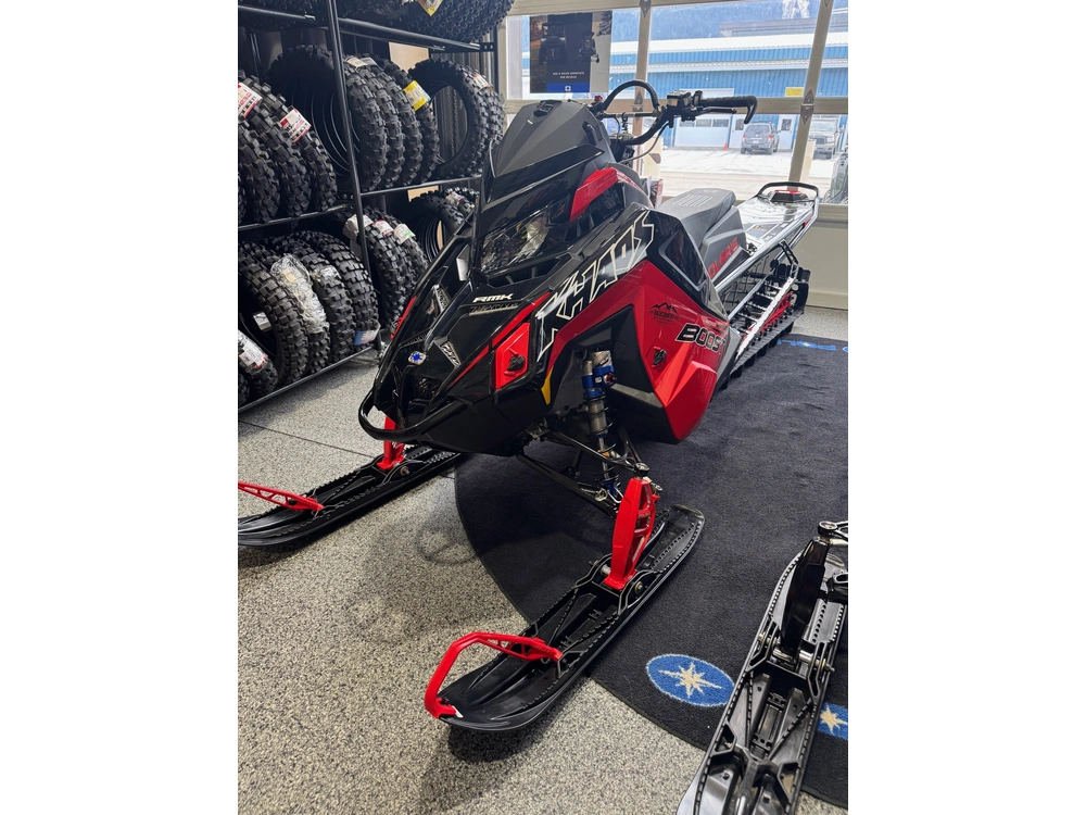 2026 Polaris Boost Rmk Khaos 165 - Indy® Red / Gloss Black alt