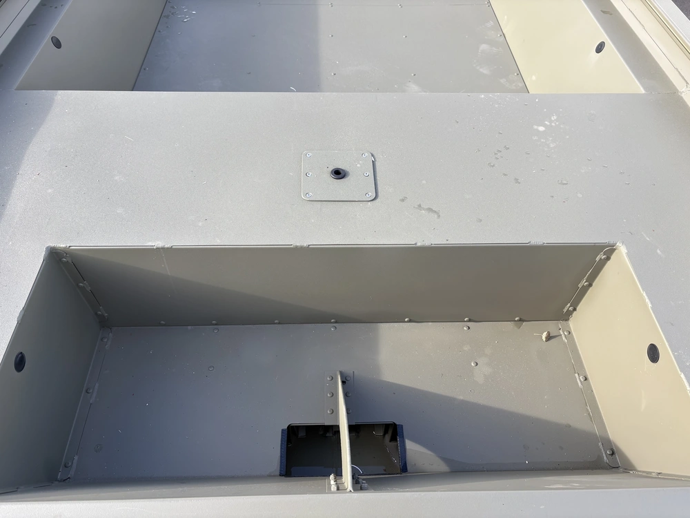 2026 Tracker Grizzly 1860 Jon alt