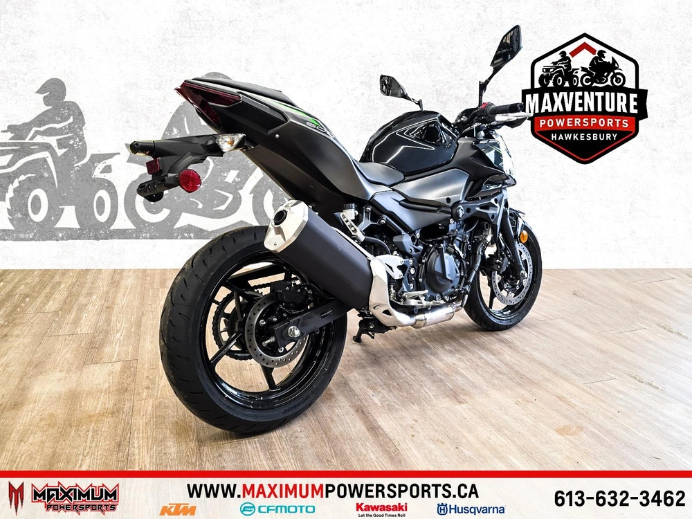 Kawasaki Z500 2024 alt