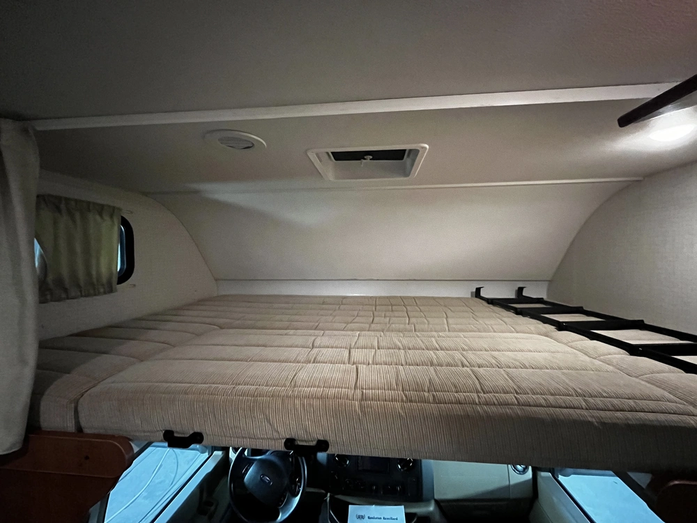 2018 Winnebago Minnie Winnie 31g alt
