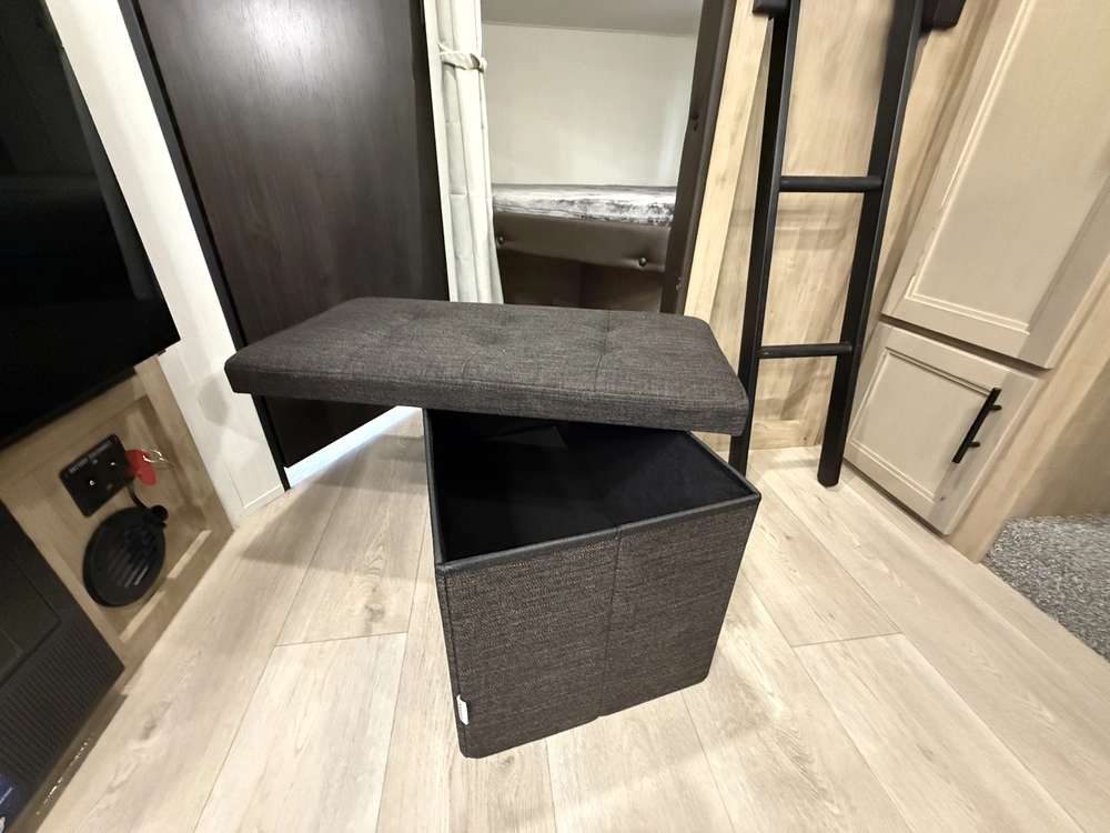 Cherokee 23dbh Grey Wolf 2026 alt