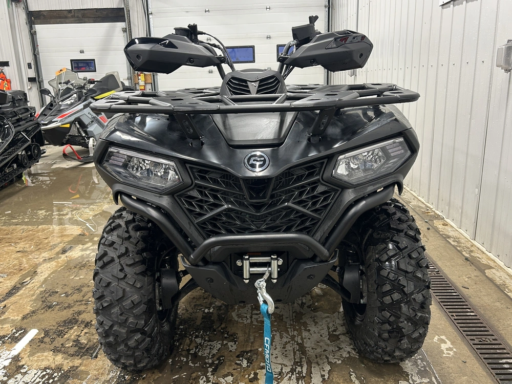2025 Cfmoto Cforce 400 Black alt