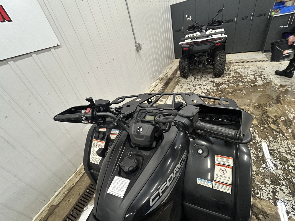 2025 Cfmoto Cforce 400 Black alt