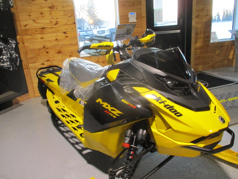 2025 Ski-doo Mxz Xrs 850 Etec Turbo R With Competion Package Ucse alt