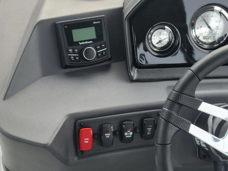 Bennington Marine 22 S Swingback 3t Noir 2026 alt