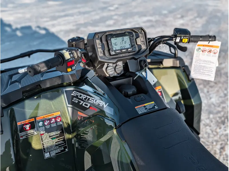 2026 Polaris Sportsman Touring 570 Premium // Treeline Green Metallic