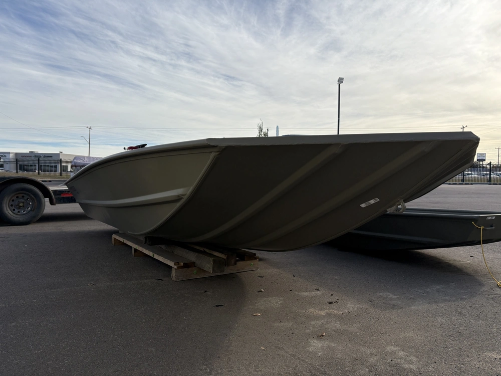 2026 Tracker Grizzly 1860 Jon alt