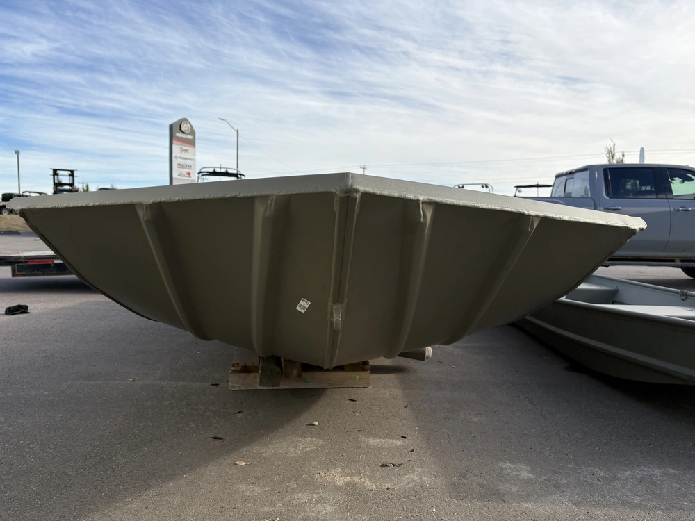 2026 Tracker Grizzly 1860 Jon alt