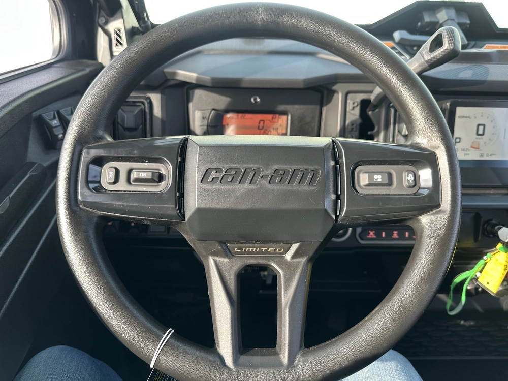 2026 Can-am Defender Ltd Hd11 alt