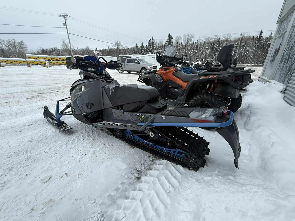 Arctic-cat Riot 800 2021 alt