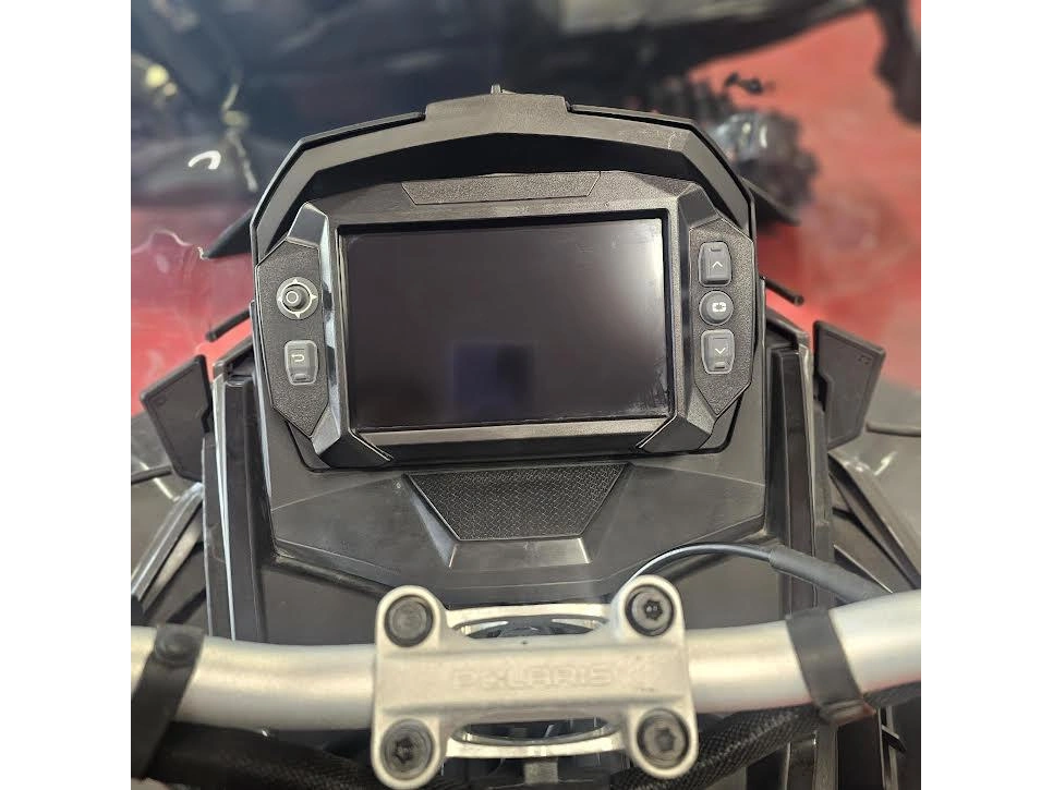 2025 Polaris 650 Indy Adventure 137 alt