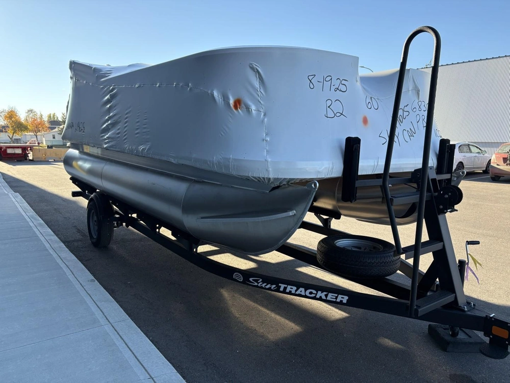 2026 Sun Tracker Party Barge® 18 Dlx-b086947 60 Elpt Four Stroke alt