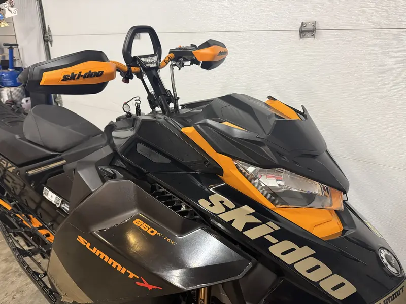 2020 Ski-Doo Summit x 850 165 expert package