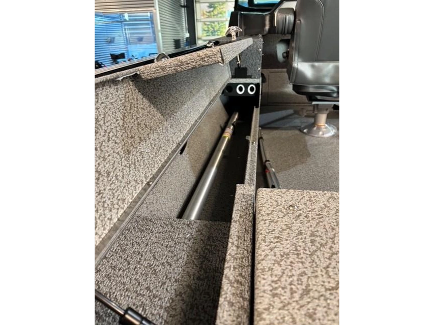 Lund Boat Co 1875 Impact Xs 2025 alt