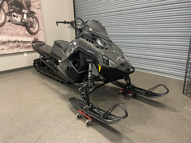 2025 Polaris 9R PRO RMK ES 165 X 2.75 - BLACK