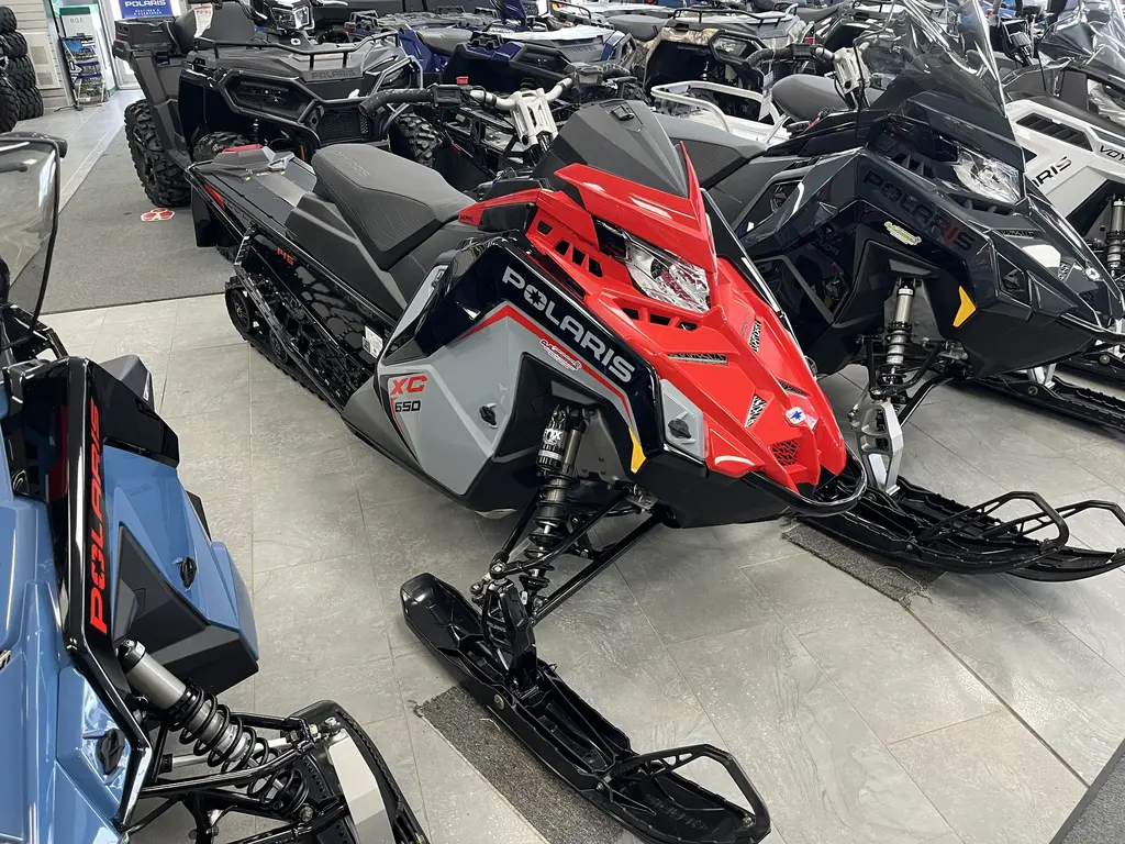 Polaris SWITCHBACK XC 650 146 2025