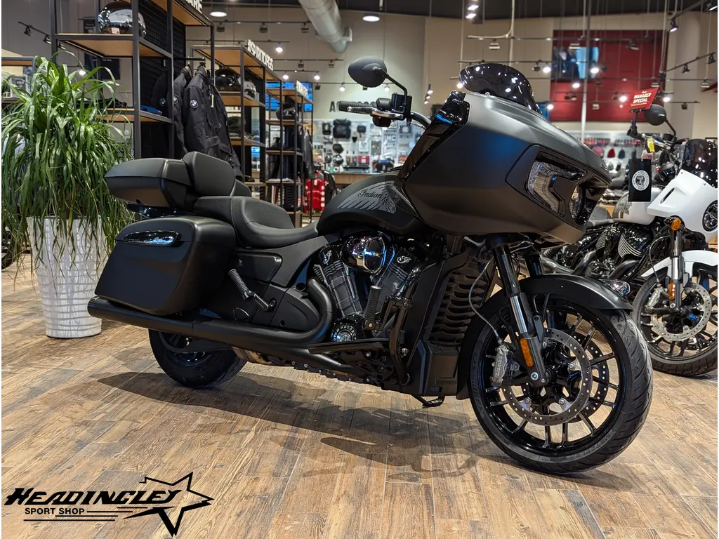 2024 Indian Motorcycle Challenger Dark Horse // Black Smoke 