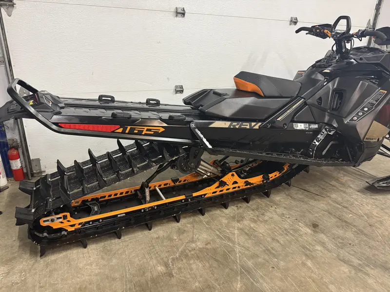 2020 Ski-Doo Summit x 850 165 expert package