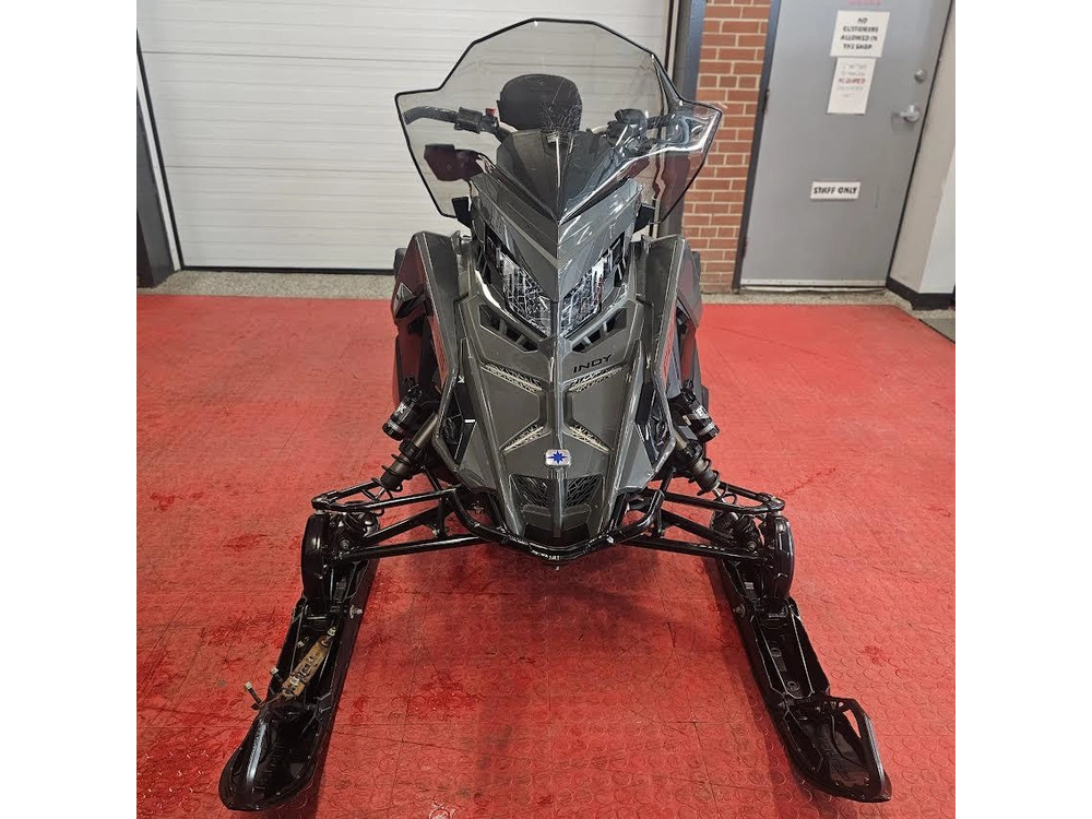 2025 Polaris 650 Indy Adventure 137 alt