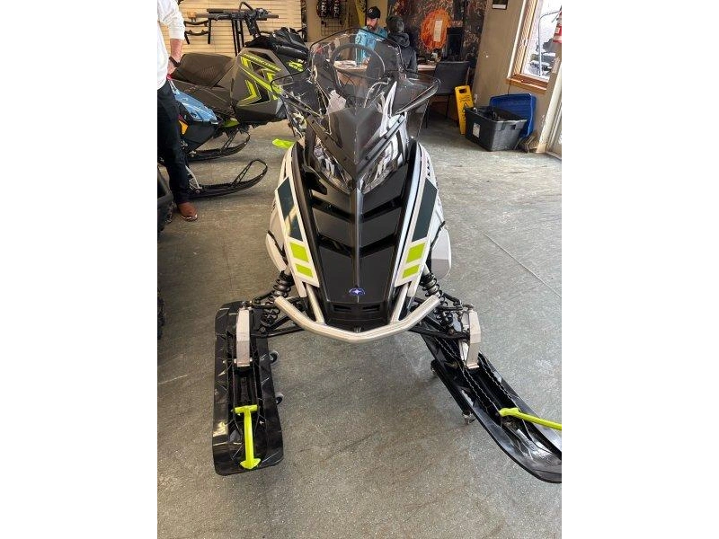 2025 Polaris 550 Voyageur 155 Es alt