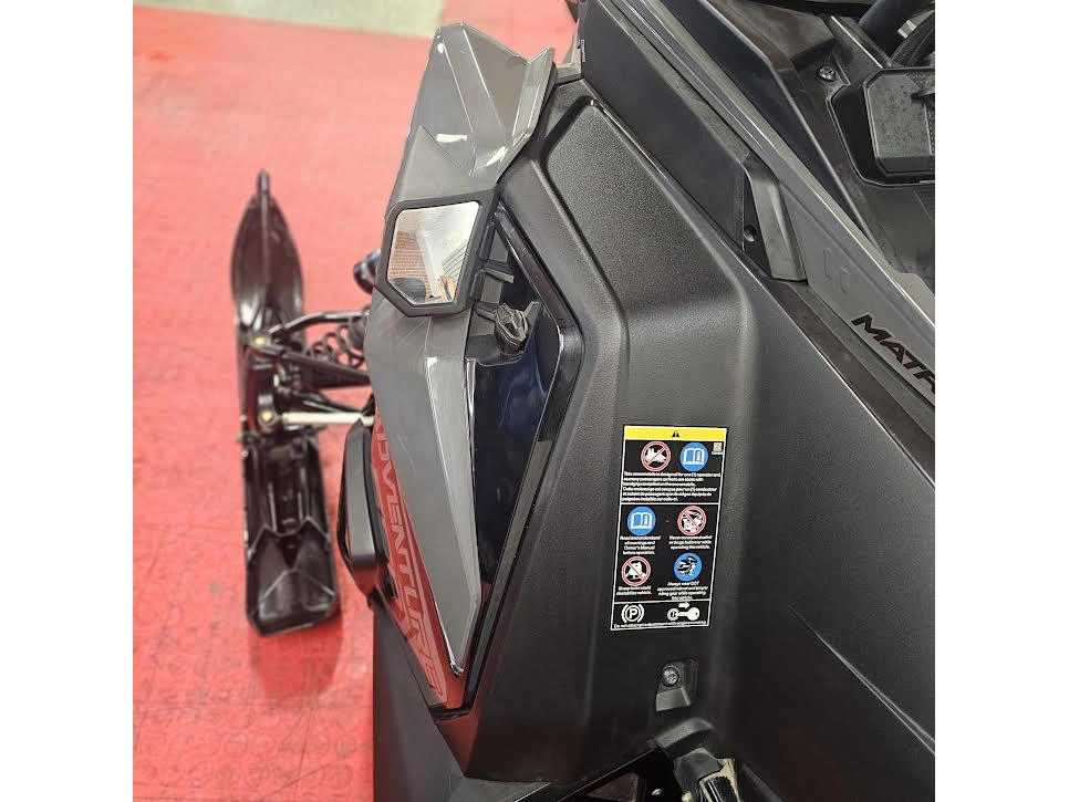 2025 Polaris 650 Indy Adventure 137 alt