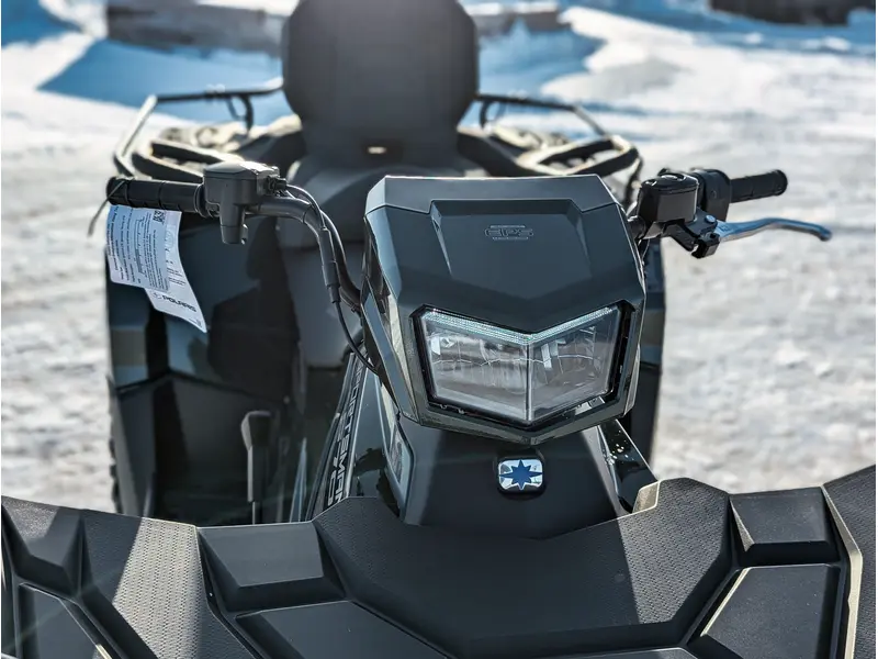 2026 Polaris Sportsman Touring 570 Premium // Treeline Green Metallic