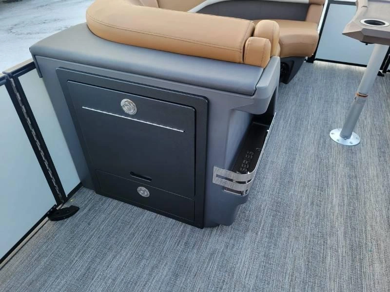 Bennington Marine 22 M Swingback 3t Blanc 2026 alt