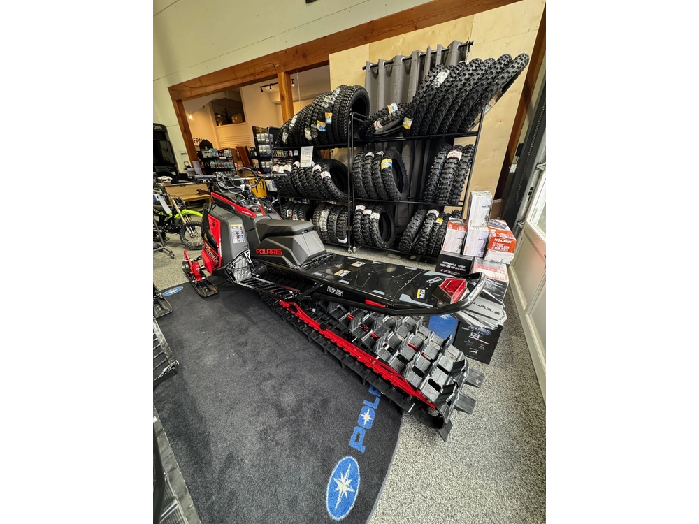 2026 Polaris Boost Rmk Khaos 165 - Indy® Red / Gloss Black alt