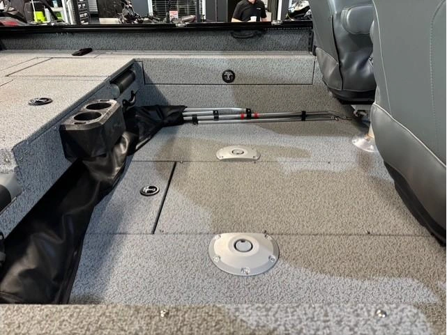 Lund Boat Co 1875 Impact Xs 2025 alt