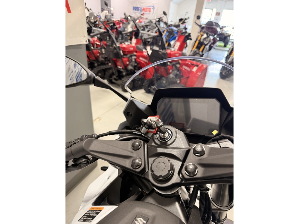 Suzuki Gsx-8r Gsx8-r 2026 alt