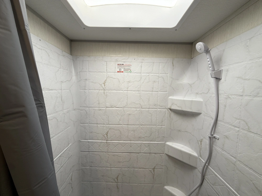 Cherokee 23dbh Grey Wolf 2026 alt