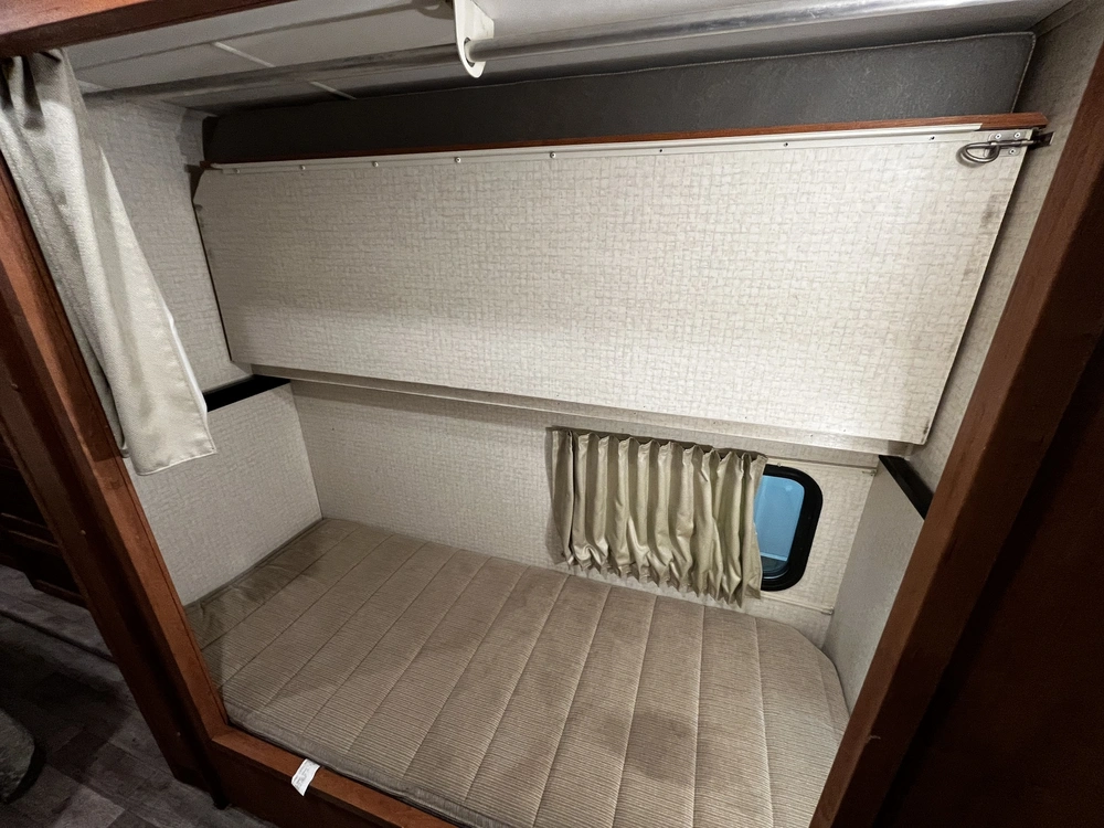2018 Winnebago Minnie Winnie 31g alt