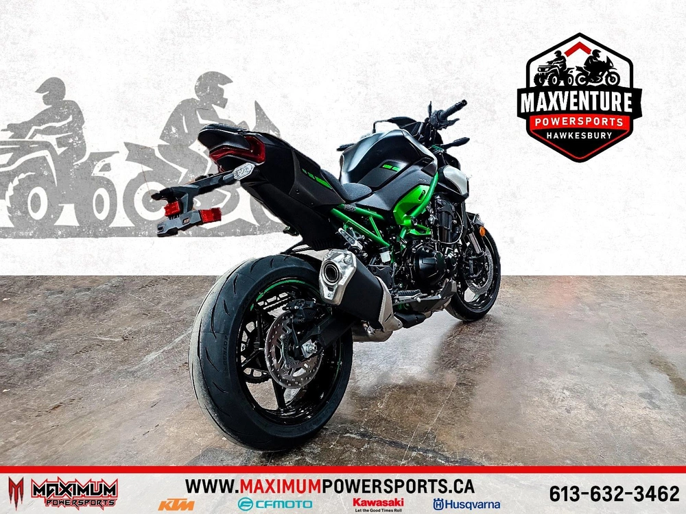 Kawasaki Z900 2025 alt