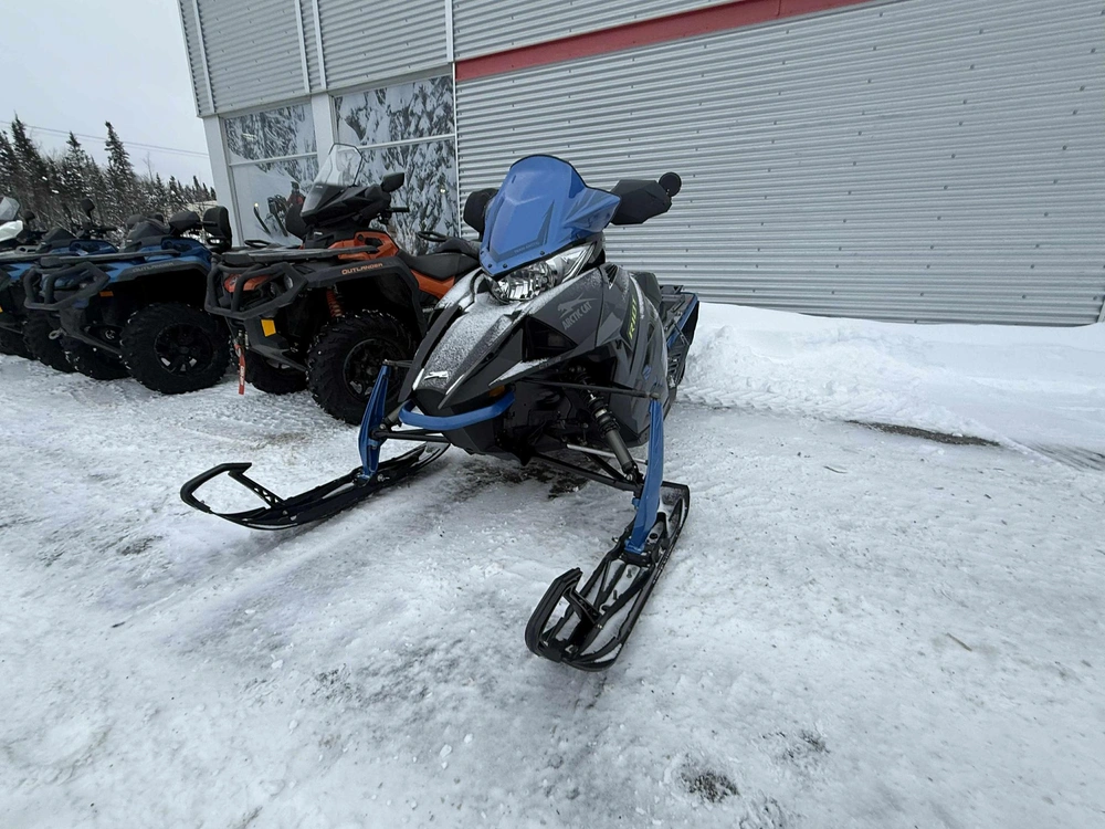 Arctic-cat Riot 800 2021 alt