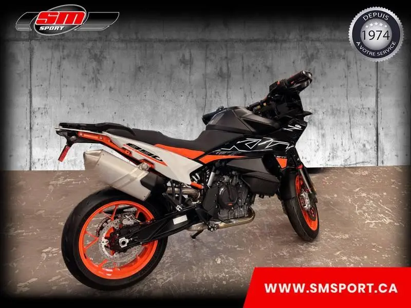 2024 KTM 890 SMT thumbnail 4