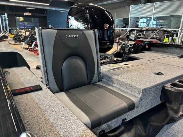 Lund Boat Co 1875 Impact Xs 2025 alt