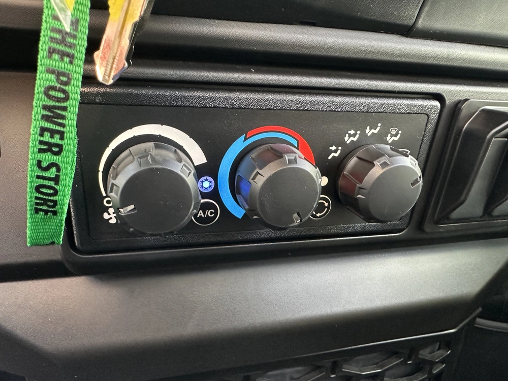 2026 Can-am Defender Ltd Hd11 alt