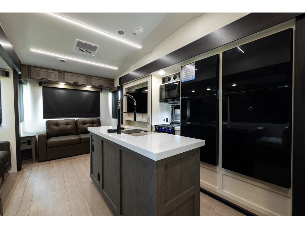 Arctic Wolf 3650 Suite 2026 alt