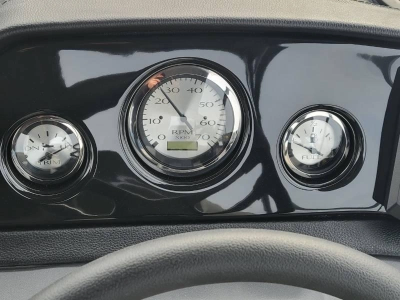 Bennington Marine 22 S Swingback 3t Noir 2026 alt