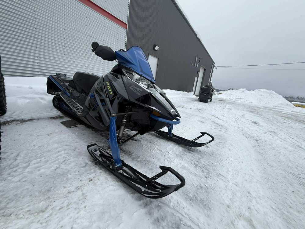 Arctic-cat Riot 800 2021 alt