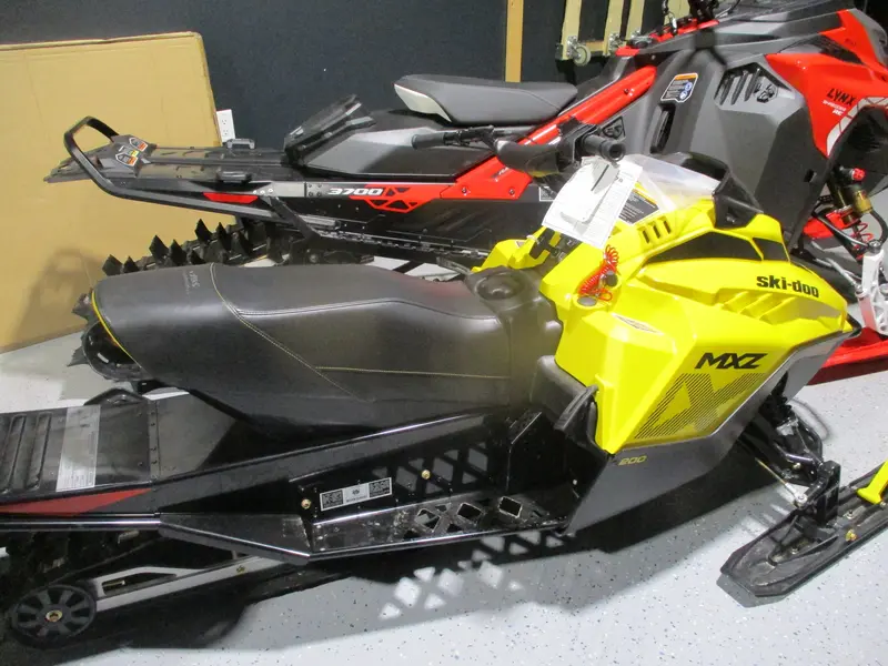 2026 Ski-Doo MXZ 200 YWTC