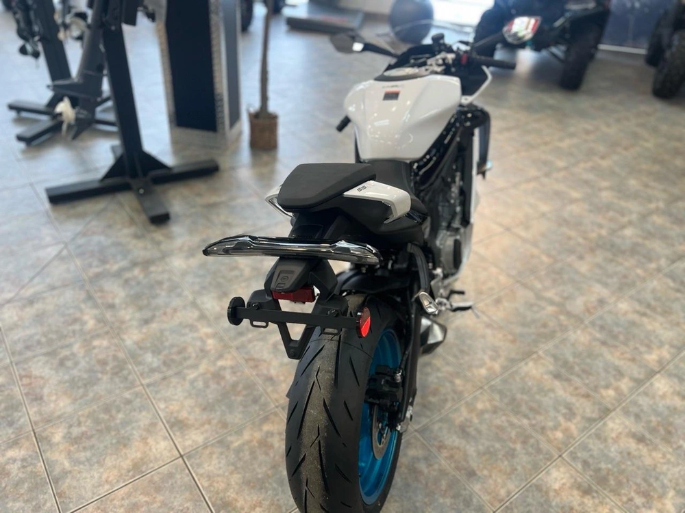 2026 Cfmoto 675ss alt