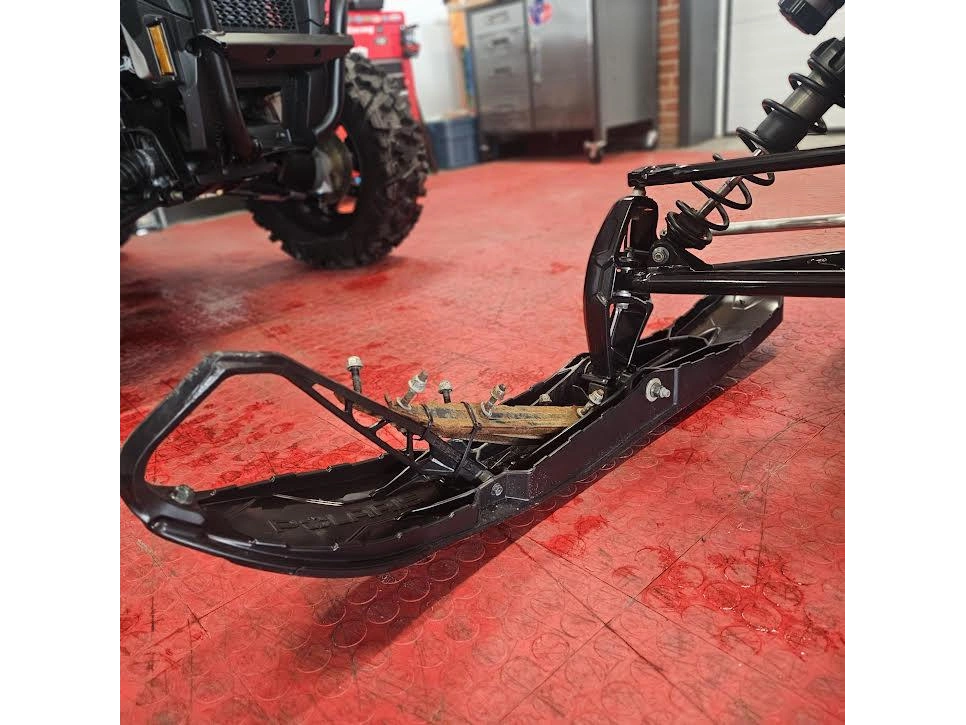 2025 Polaris 650 Indy Adventure 137 alt