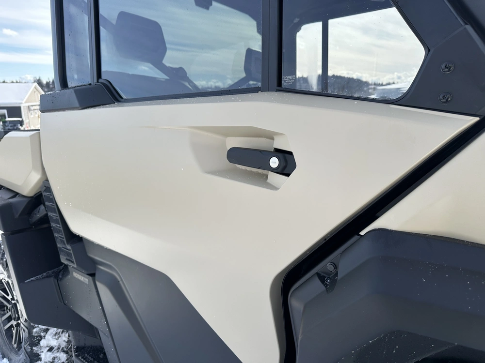 2026 Can-am Defender Ltd Hd11 alt