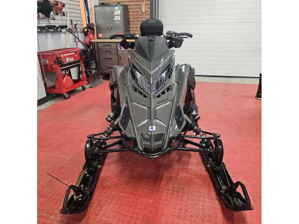 2025 Polaris 650 Indy Adventure 137 alt